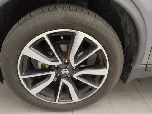 Used 2018 Nissan Rogue SL w/ Premium Package image 31