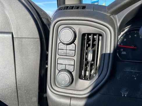 Used 2021 Chevrolet Silverado 1500 Custom Trail Boss image 19