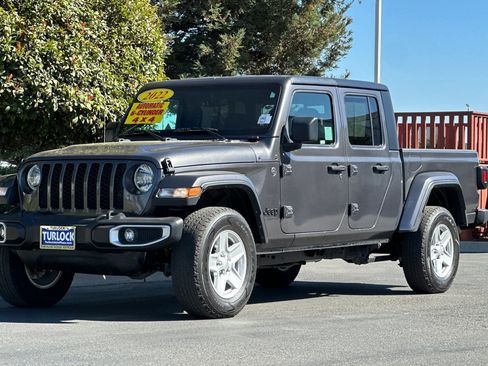 Used 2022 Jeep Gladiator Sport image 9