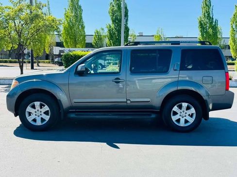 Used 2007 Nissan Pathfinder LE w/ LE Navigation Pkg AWD/4WD image 2