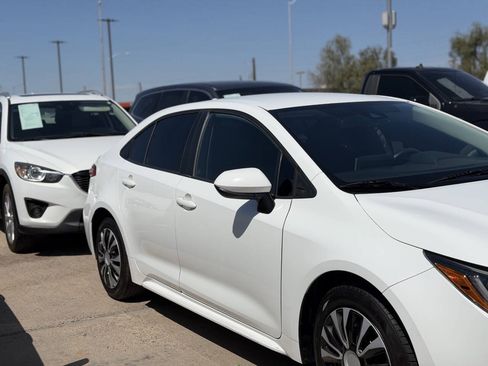 Used 2020 Toyota Corolla LE FWD image 4