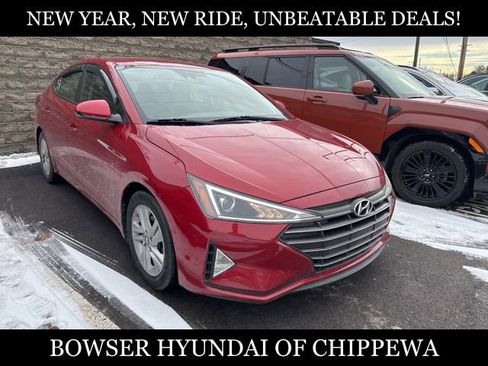 Used 2020 Hyundai Elantra SEL w/ Winter Weather Package image 2