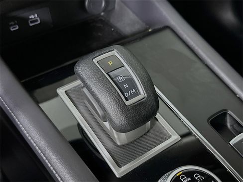 Used 2024 Mitsubishi Outlander ES image 22