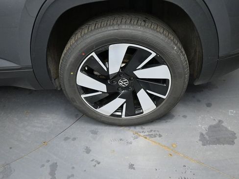 Used 2025 Volkswagen Atlas Cross Sport SE image 13