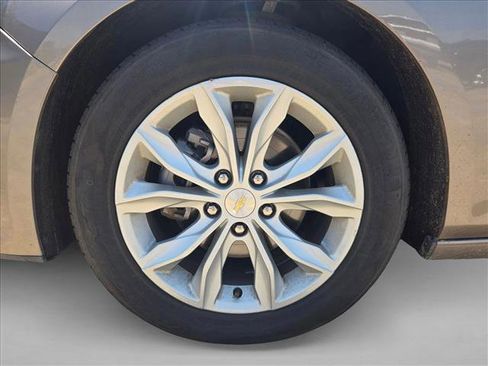 Used 2023 Chevrolet Malibu LT FWD image 10
