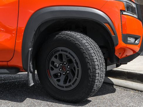 Used 2025 Nissan Frontier PRO-4X AWD/4WD image 13