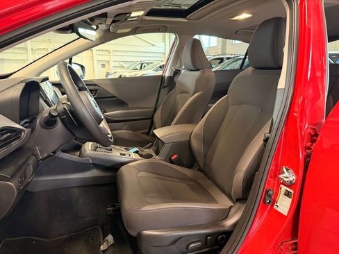 Used 2025 Subaru Crosstrek 2.0i Premium image 9