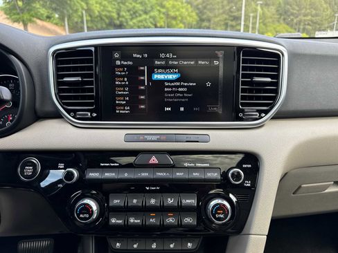 Used 2021 Kia Sportage EX w/ EX Technology Package FWD image 17