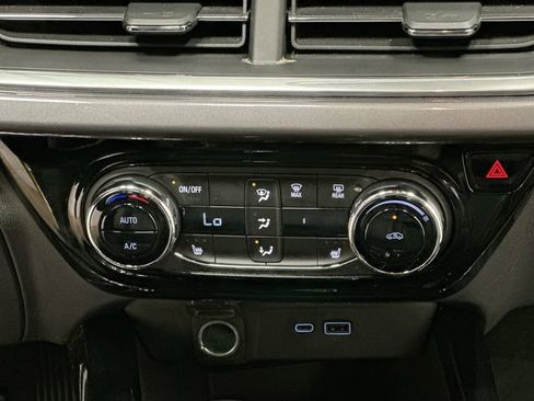 Used 2024 Chevrolet Trax ACTIV FWD image 15
