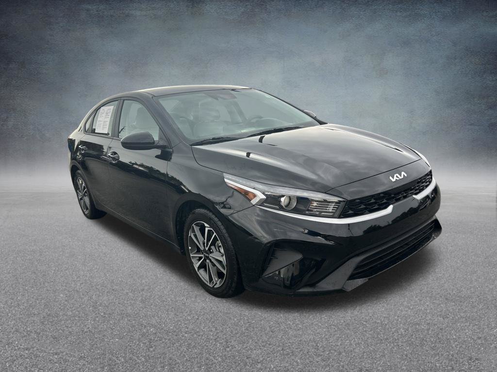 Used 2023 Kia Forte LXS FWD image 2