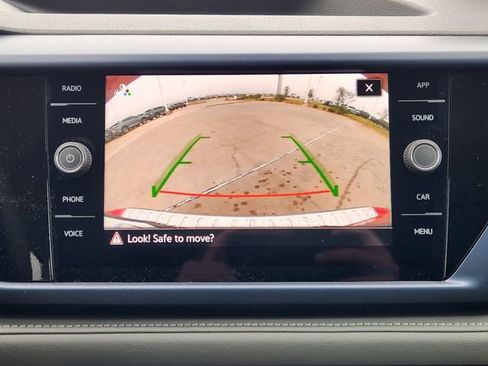 New 2024 Volkswagen Taos SE image 12