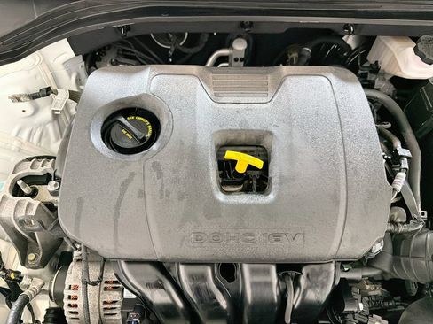 Used 2019 Hyundai Elantra SE w/ Cargo Package FWD image 27