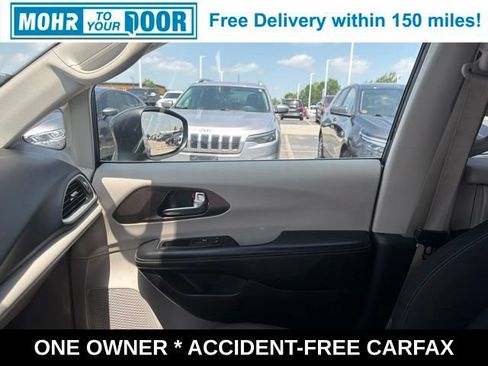 Used 2023 Chrysler Voyager LX FWD image 24