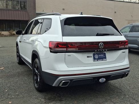 Certified 2025 Volkswagen Atlas Peak Edition SE image 8