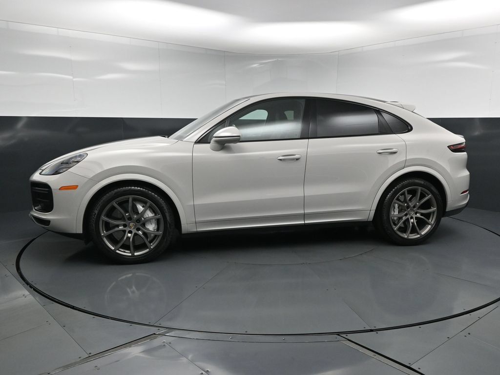 Used 2020 Porsche Cayenne Turbo AWD/4WD image 2