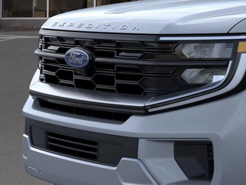 New 2025 Ford Expedition Platinum w/ Platinum Ultimate Package image 17