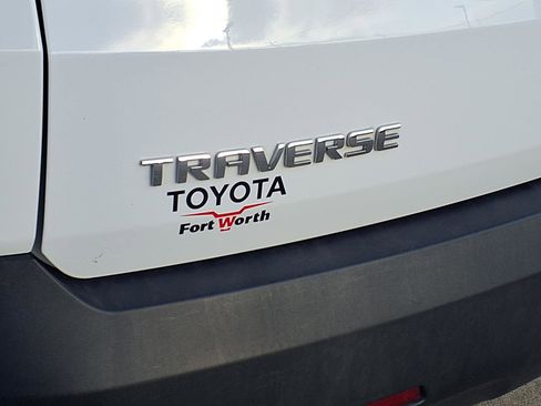 Used 2019 Chevrolet Traverse LS FWD image 32