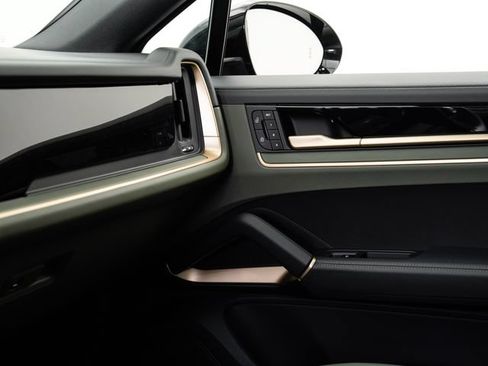 New 2026 Porsche Cayenne Coupe AWD/4WD image 20