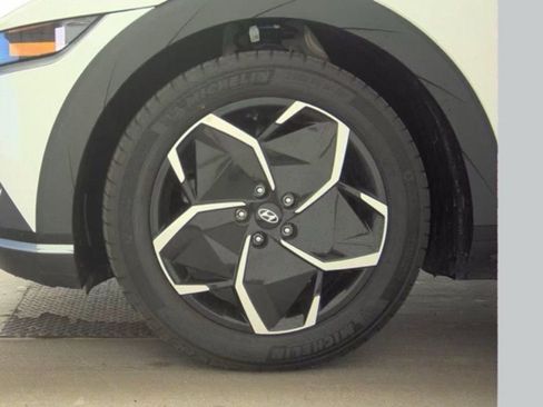 Used 2024 Hyundai Ioniq 5 SEL image 22