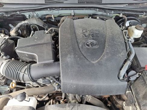 Used 2022 Toyota Tacoma TRD Sport AWD/4WD image 24