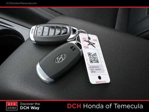 Used 2023 Hyundai Elantra Limited image 15
