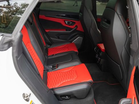 Used 2022 Lamborghini Urus image 58