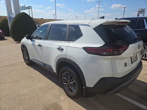 Used 2023 Nissan Rogue S FWD image 8