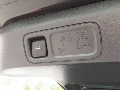 Used 2024 Ford Expedition Max XLT AWD/4WD image 37