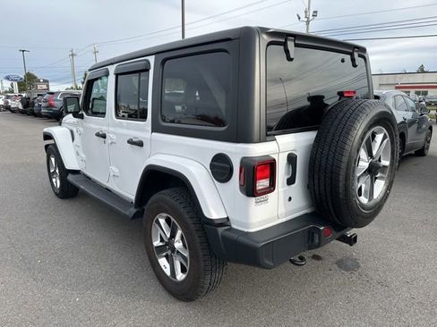 Used 2020 Jeep Wrangler Unlimited Sahara image 5