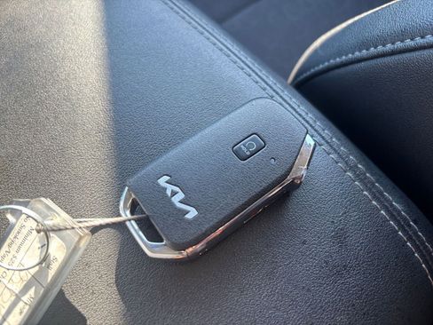 Used 2025 Kia Seltos S image 25