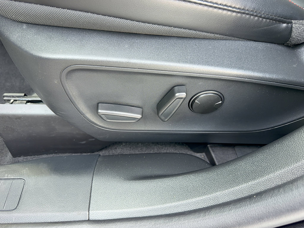 Certified 2025 Ford Escape ST-Line w/ Equipment Group 301A FWD image 31