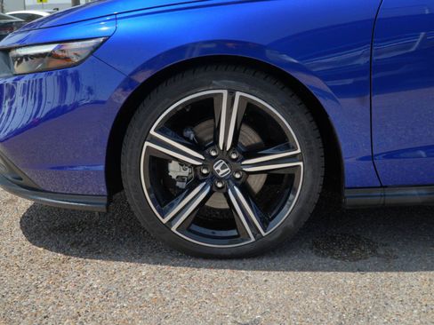 Used 2023 Honda Accord Sport image 15