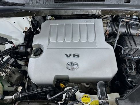 Used 2011 Toyota Highlander 4WD w/ Tech Pkg image 29