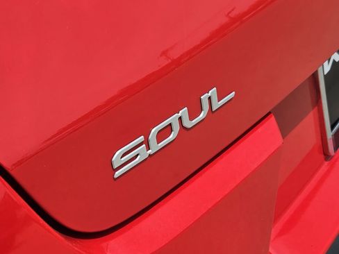 Used 2023 Kia Soul LX FWD image 16