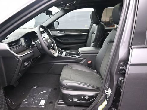 New 2026 Jeep Grand Cherokee L 4WD image 15
