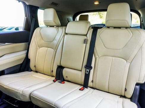 Used 2023 INFINITI QX60 Luxe w/ Performance Audio Package image 39