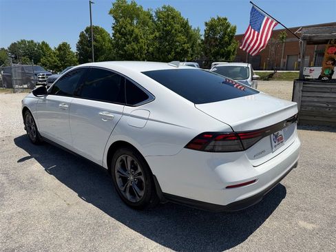 Used 2023 Honda Accord EX image 3