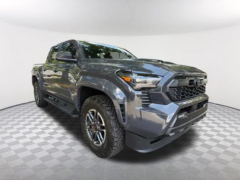 Used 2024 Toyota Tacoma TRD Sport w/ TRD Sport Upgrade Package RWD image 3