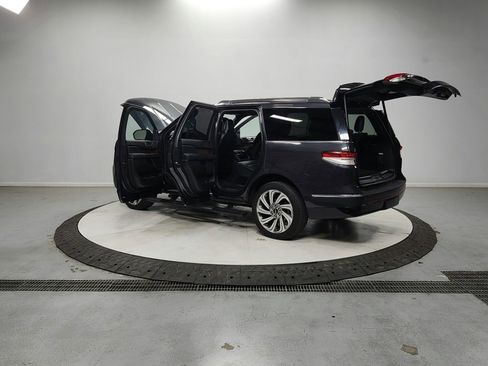 Used 2023 Lincoln Navigator Reserve image 13