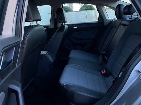 Used 2025 Volkswagen Jetta SE image 12