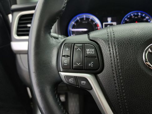 Used 2016 Toyota Highlander XLE AWD/4WD image 21