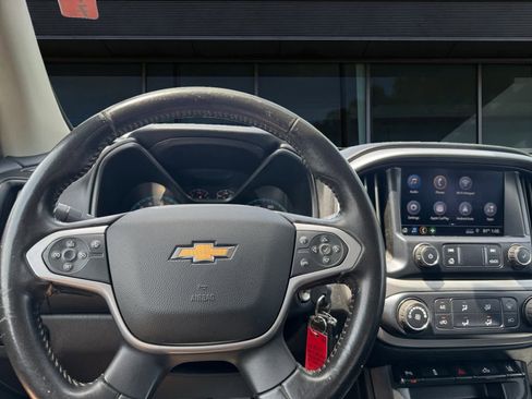 Used 2020 Chevrolet Colorado LT w/ Safety Package RWD image 3