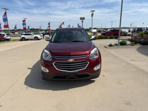 Used 2016 Chevrolet Equinox LTZ w/ Enhanced Convenience Package FWD image 2