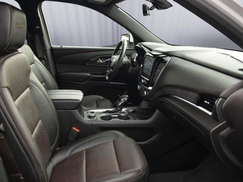 Used 2024 Chevrolet Traverse High Country image 17