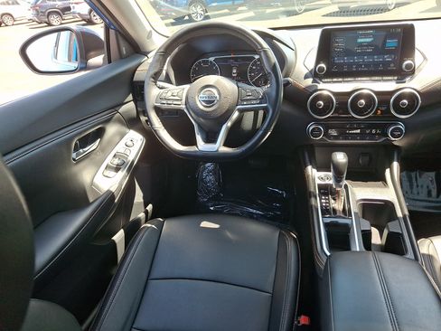 Used 2022 Nissan Sentra SR w/ SR Premium Package FWD image 10