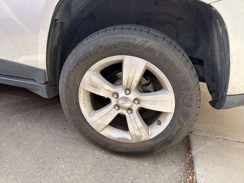 Used 2012 Jeep Compass Sport image 11