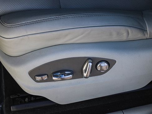 Used 2023 Porsche Macan Turbo AWD/4WD image 22