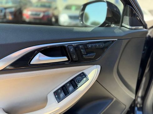 Used 2018 INFINITI QX30 Premium w/ Navigation Package image 43