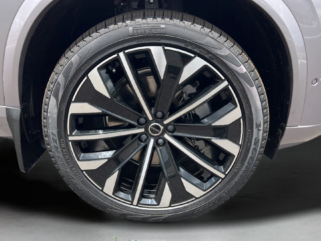 New 2026 Volvo XC90 B6 Plus w/ Protection Package Premier AWD/4WD image 25