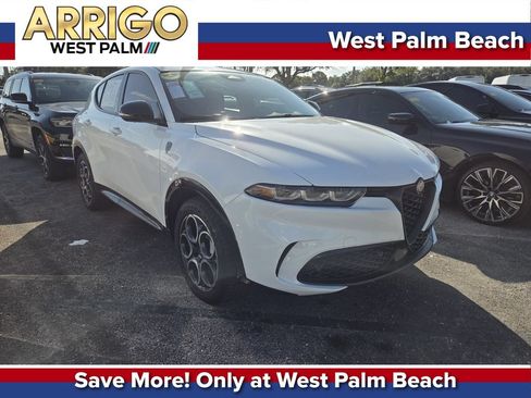 Used 2025 Alfa Romeo Tonale w/ Premium Package AWD/4WD image 1